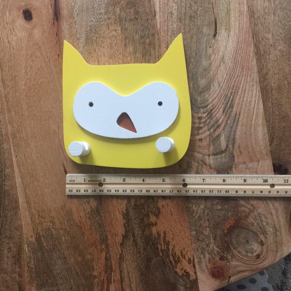 {SOLD} Kids hook rack